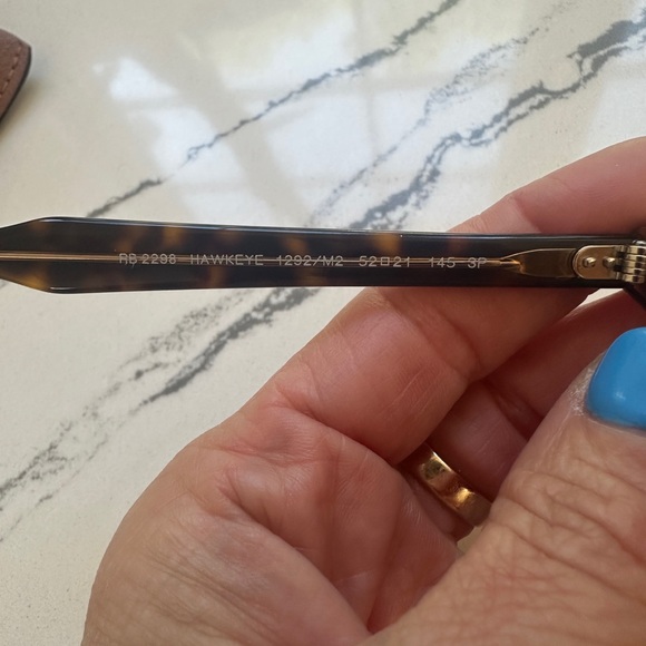 Ray-Ban Hawkeye Polarized Sunglasses with case - Picture 4 of 9